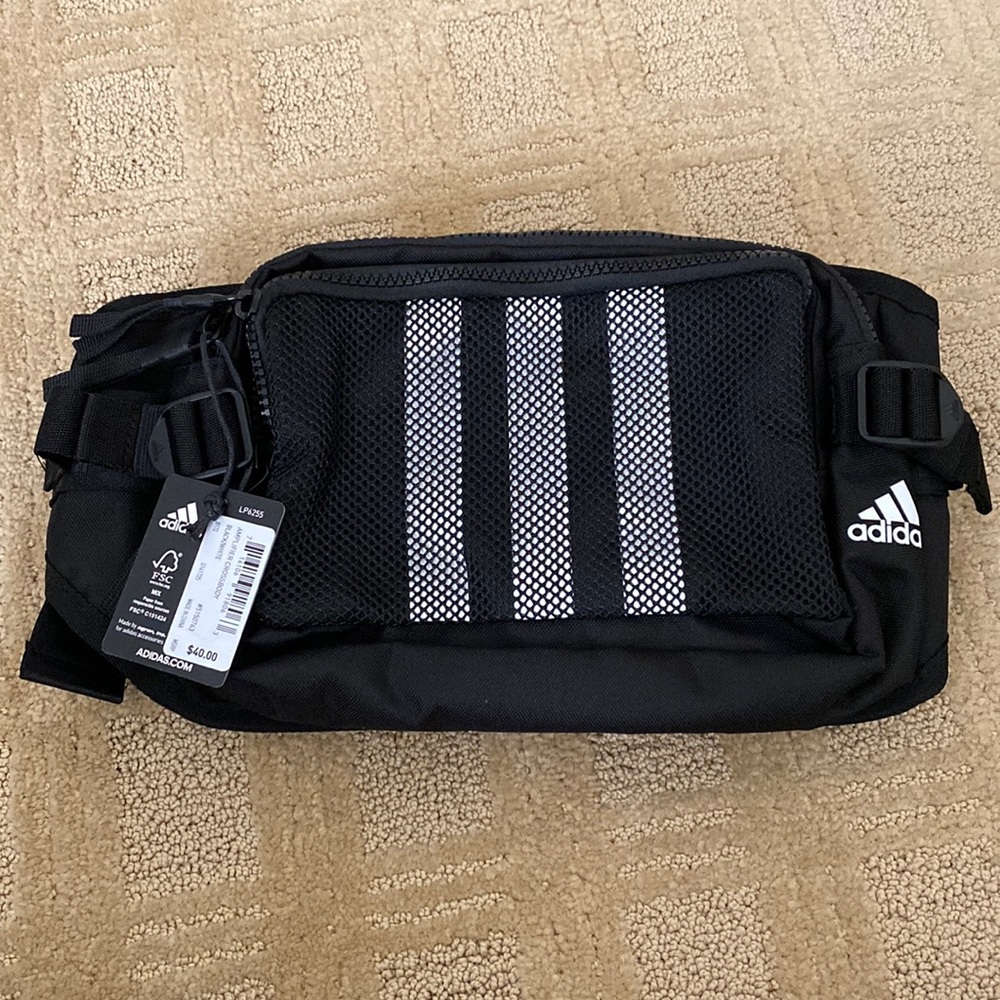 Adidas Amplifier Crossbody black/white - NWT - waist fanny bum bag - Picture 2 of 8